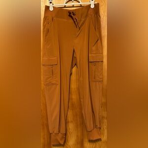 all in motion Men's Cargo Joggers in Rust
